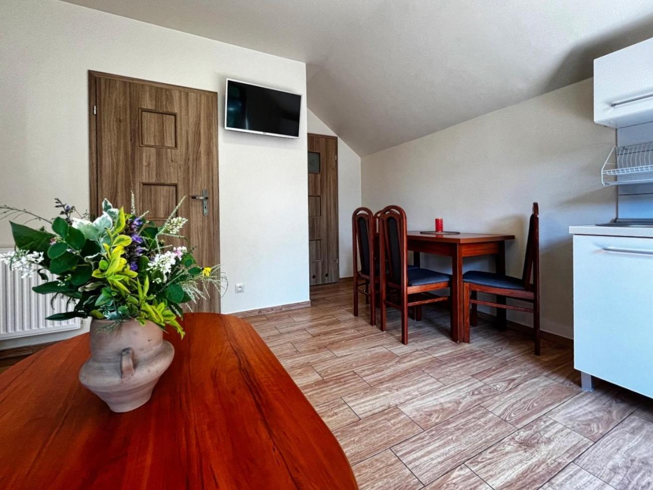 Apartamenty Winniczki Поберово Экстерьер фото